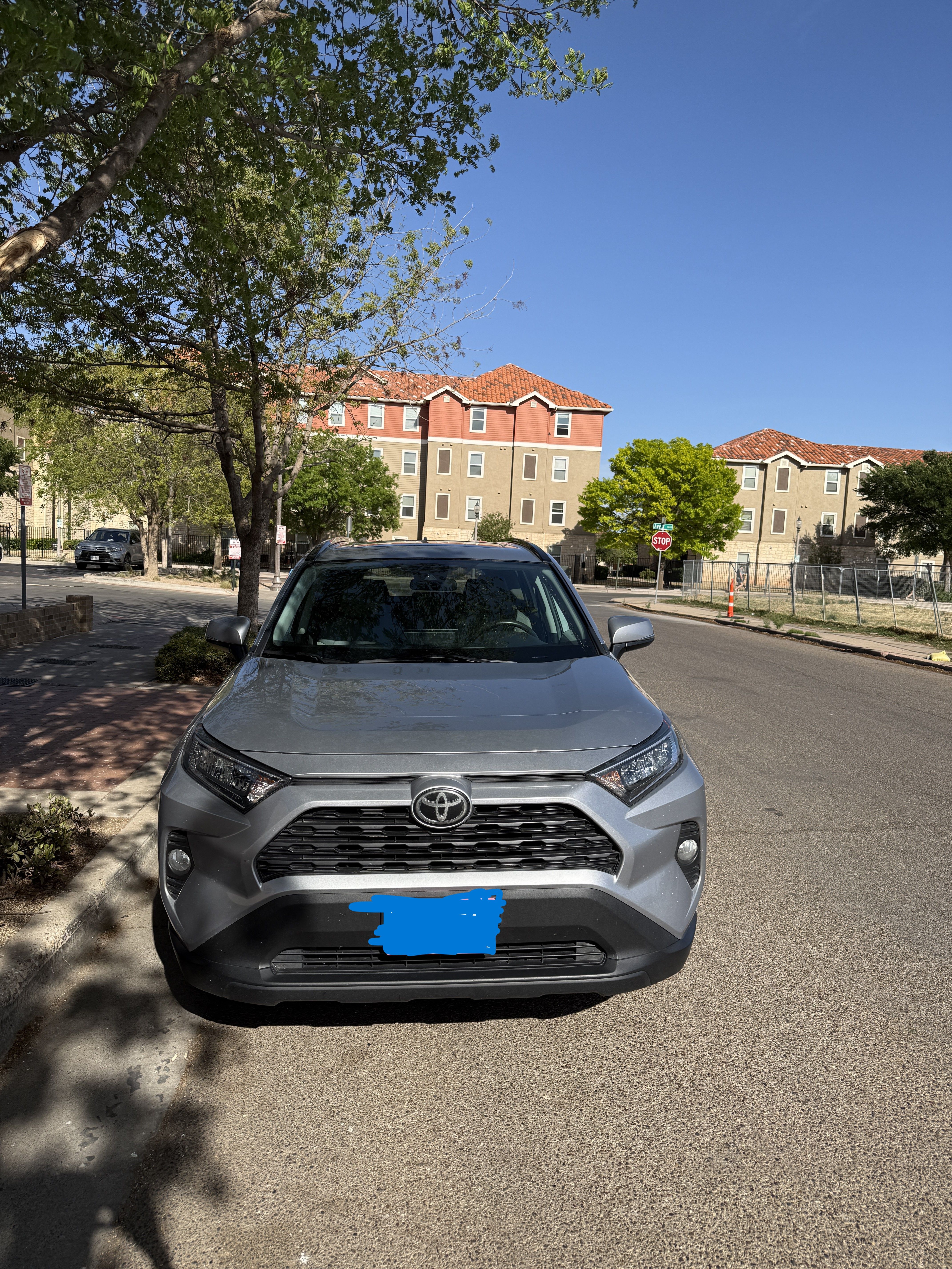 Used 2019 Toyota RAV4 XLE Premium FWD image 2