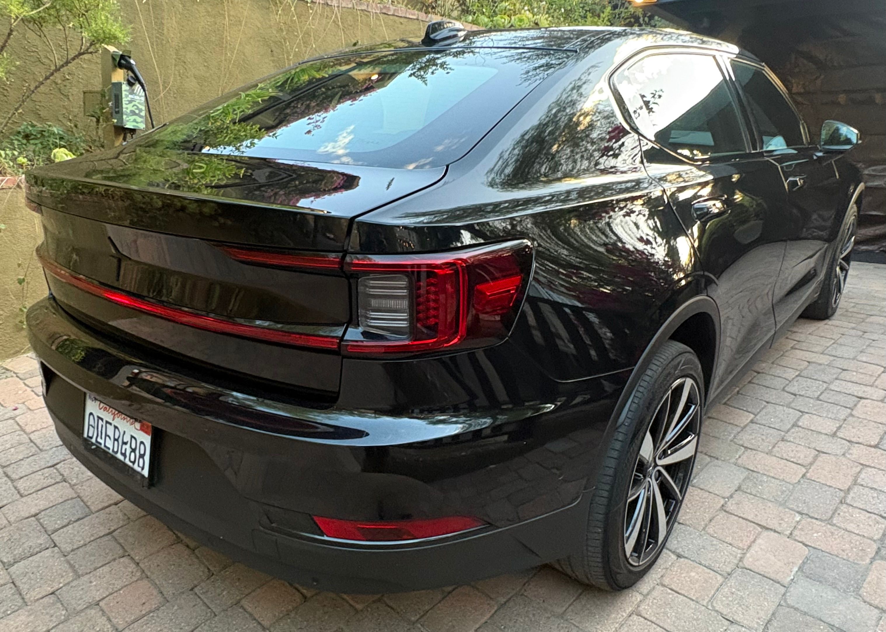 Used 2022 Polestar Polestar 2 w/ Plus Package AWD/4WD image 4