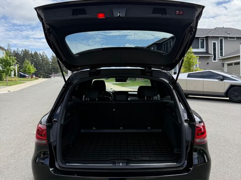 Used 2021 Mercedes-Benz GLC 43 AMG 4MATIC image 2