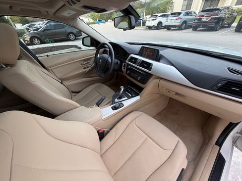 Used 2014 BMW 320i Sedan RWD image 15