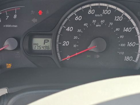 Used 2012 Toyota Sienna Minivan 4D image 13