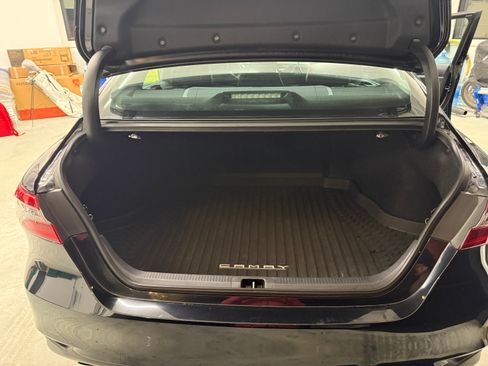 Used 2021 Toyota Camry XLE w/ Navigation Upgrade Package image 8