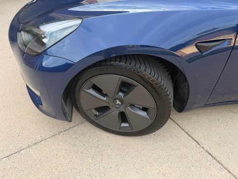Used 2023 Tesla Model 3 Standard Range RWD image 4