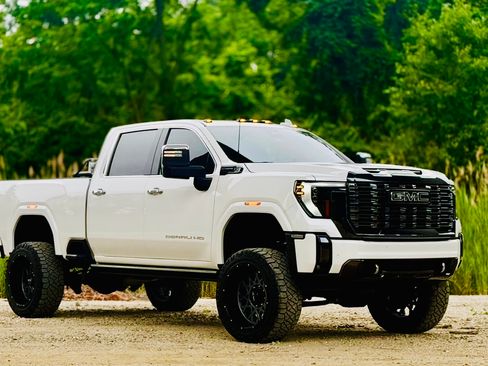 Used 2024 GMC Sierra 3500 Denali Ultimate image 5