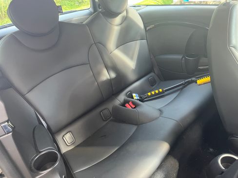 Used 2014 MINI Cooper Clubman S FWD image 9