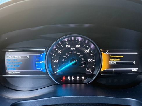 Used 2018 Ford Explorer XLT w/ Equipment Group 201A AWD/4WD image 20