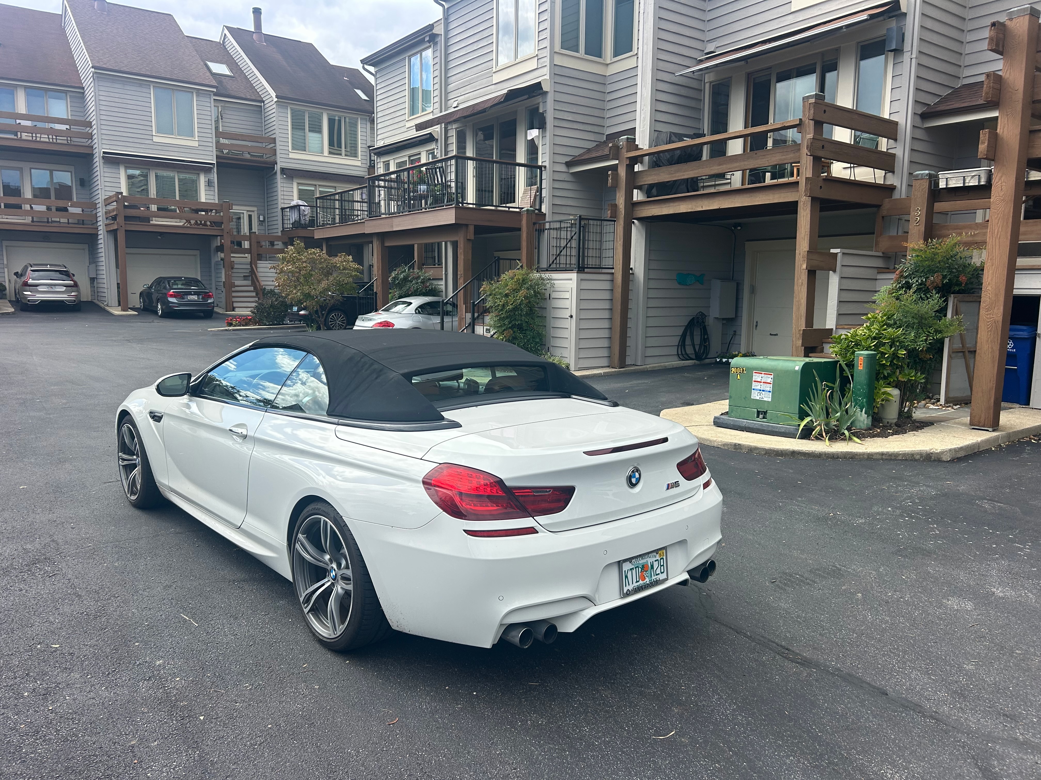 Used 2016 BMW M6 Convertible RWD image 2