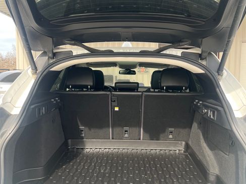 Used 2017 Jaguar F-PACE R-Sport image 17