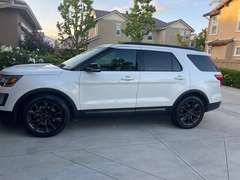 Used 2017 Ford Explorer XLT w/ Equipment Group 202A image 2