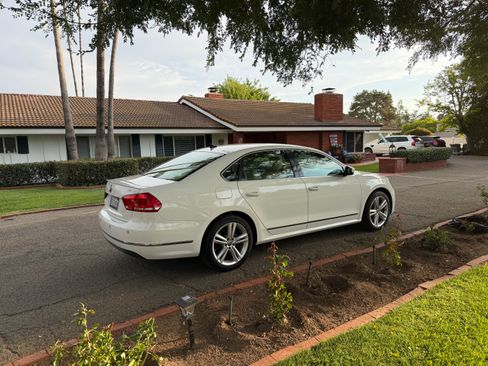 Used 2014 Volkswagen Passat TDI SEL Premium FWD image 2
