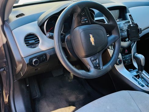 Used 2015 Chevrolet Cruze LT w/ Sun And Sound Package image 6