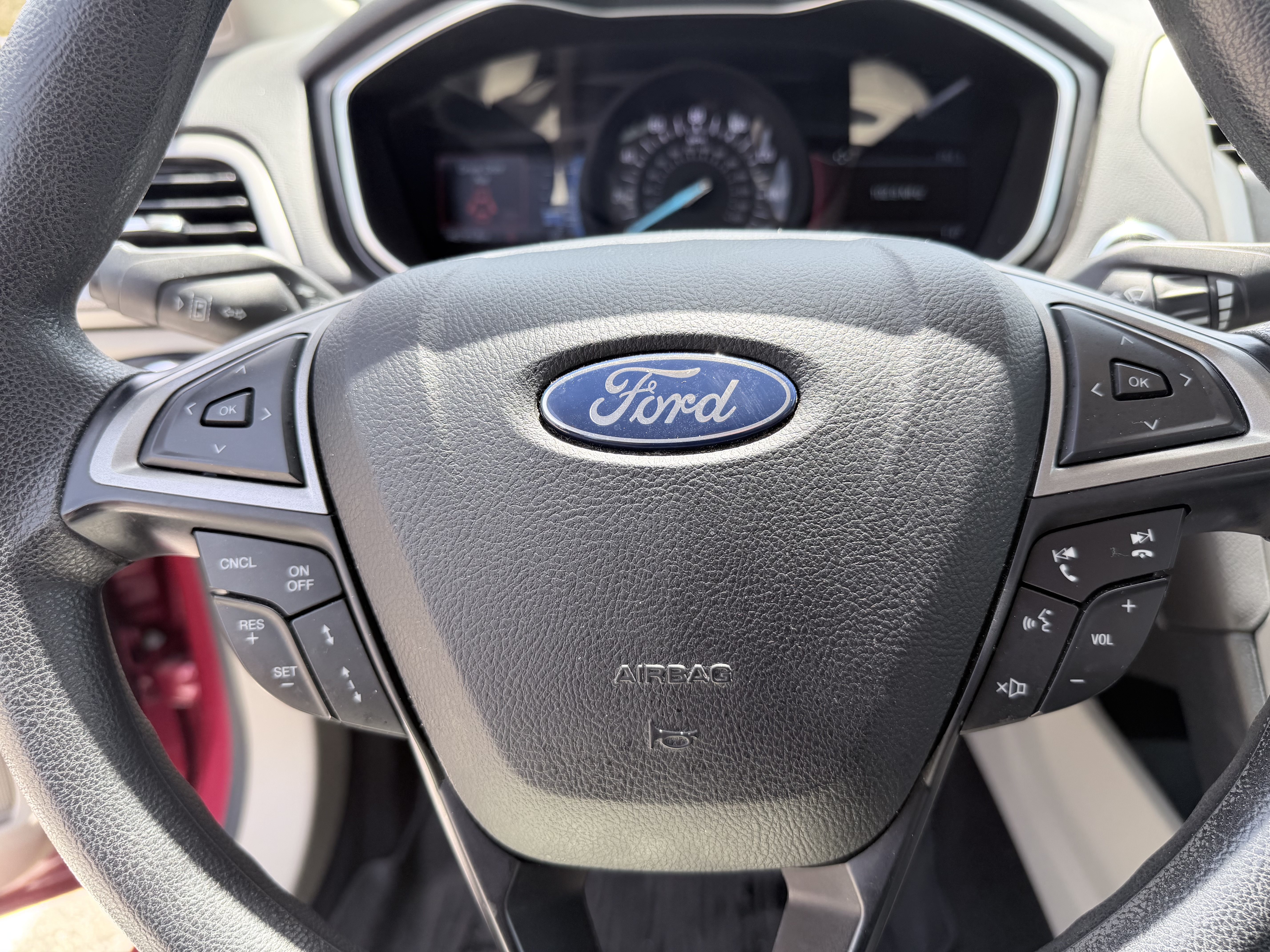 Used 2020 Ford Fusion SE FWD image 24