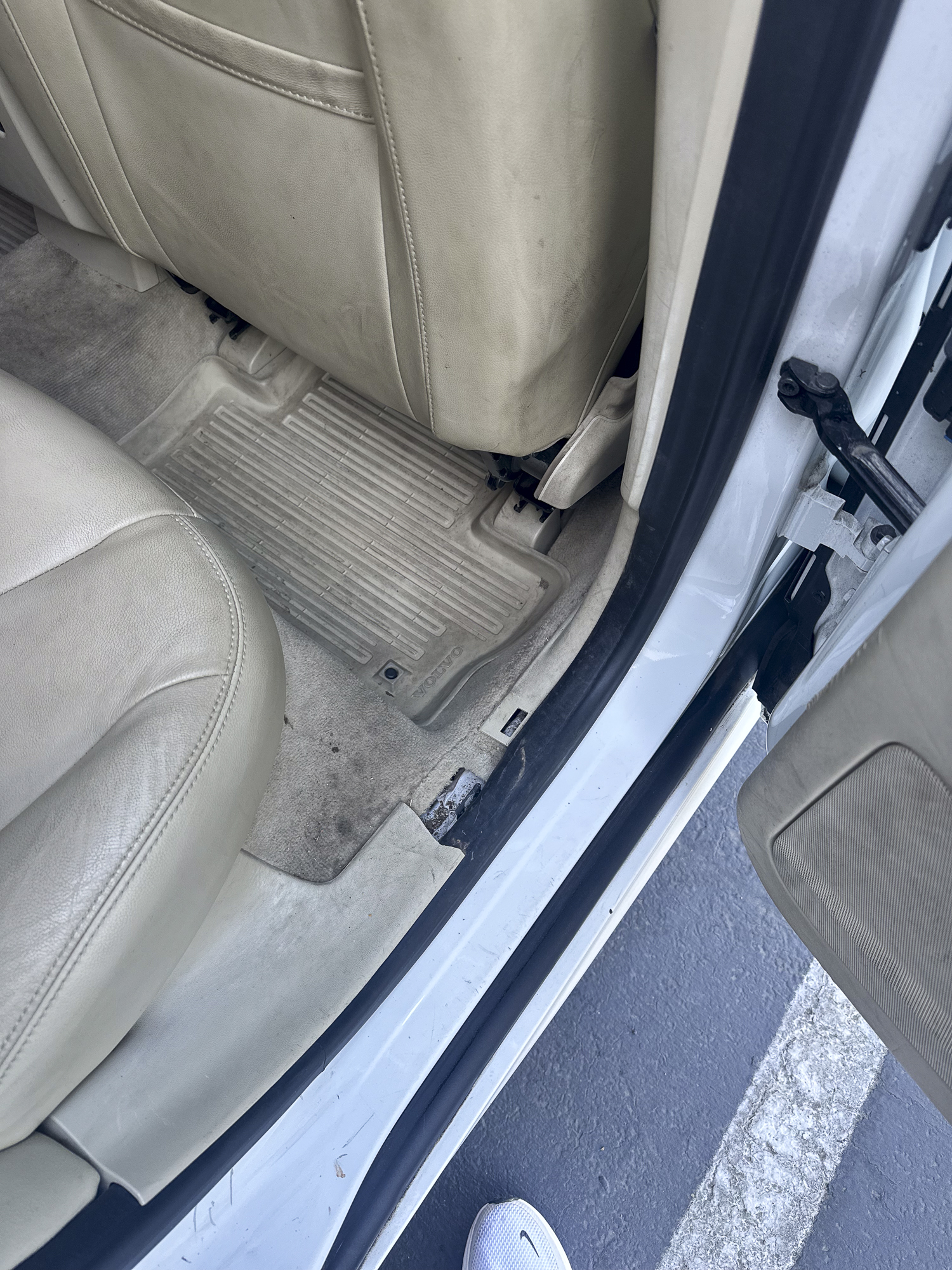 Used 2016 Volvo XC60 T5 Premier FWD image 32