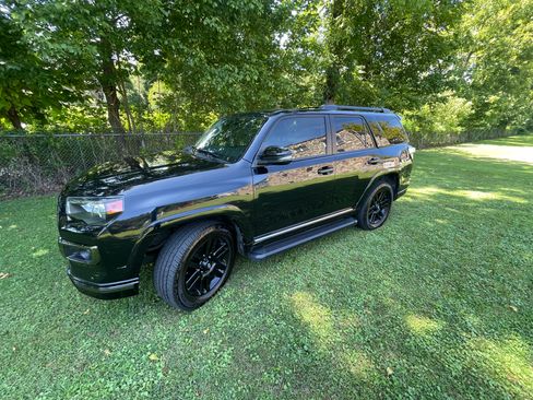 Used 2021 Toyota 4Runner Nightshade AWD/4WD image 8