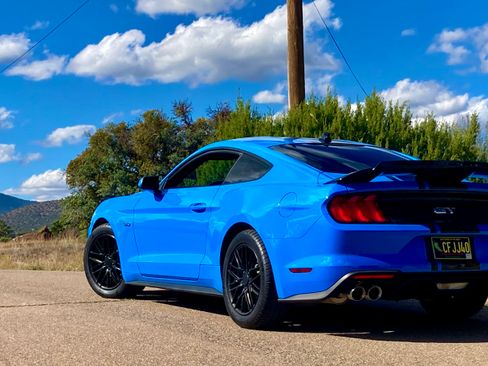Used 2022 Ford Mustang GT Premium w/ Ford Safe & Smart Package RWD image 2