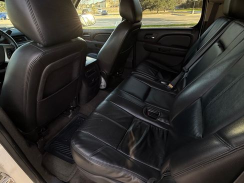 Used 2012 Chevrolet Suburban LT image 14