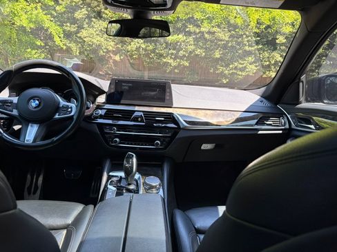 Used 2018 BMW 530e image 30