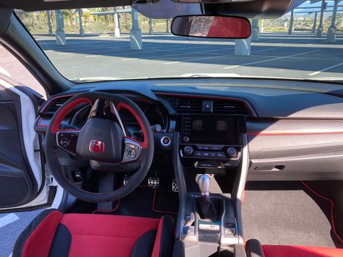 Used 2021 Honda Civic Type R image 9