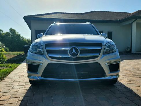 Used 2013 Mercedes-Benz GL 550 4MATIC image 6