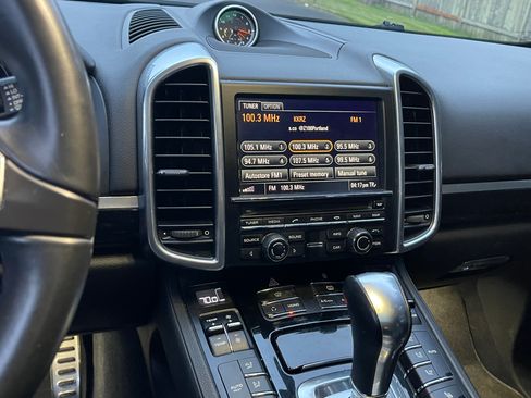 Used 2013 Porsche Cayenne S image 14