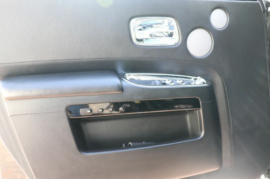 Used 2011 Rolls-Royce Ghost RWD image 17