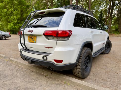 Used 2017 Jeep Grand Cherokee Trailhawk AWD/4WD image 6