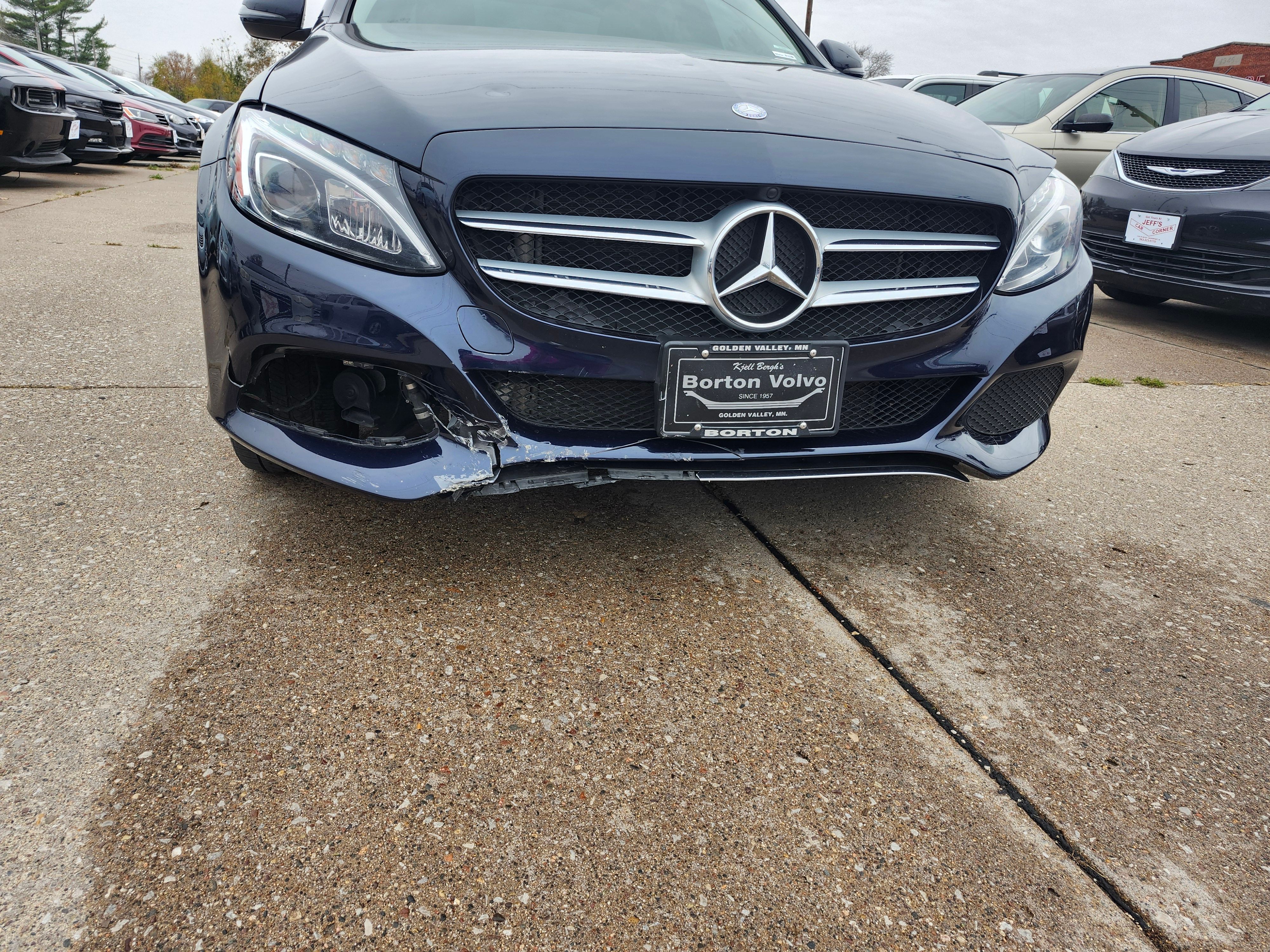 Used 2016 Mercedes-Benz C 300 4MATIC Sedan image 1