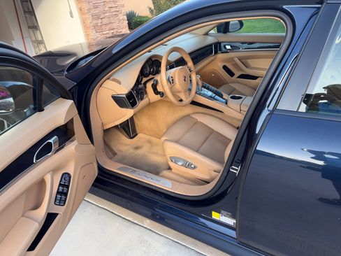 Used 2012 Porsche Panamera 4 image 2