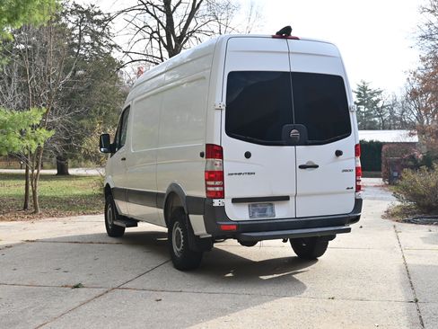 Used 2018 Freightliner Sprinter 2500 image 11