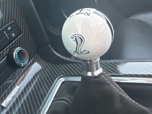 Used 2010 Ford Mustang Shelby GT500 image 17