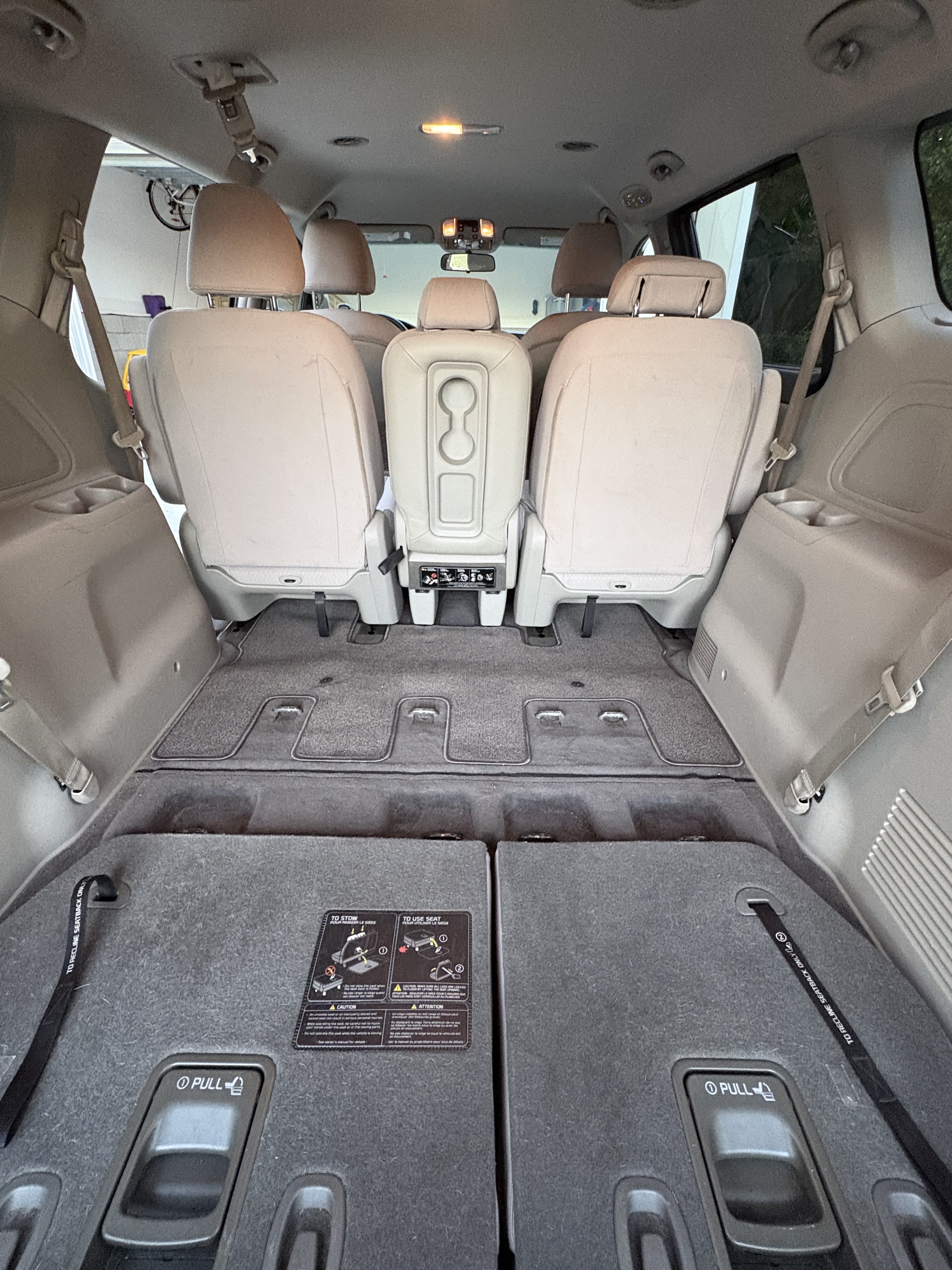 Used 2016 Kia Sedona LX w/ Option Group 020 FWD image 12