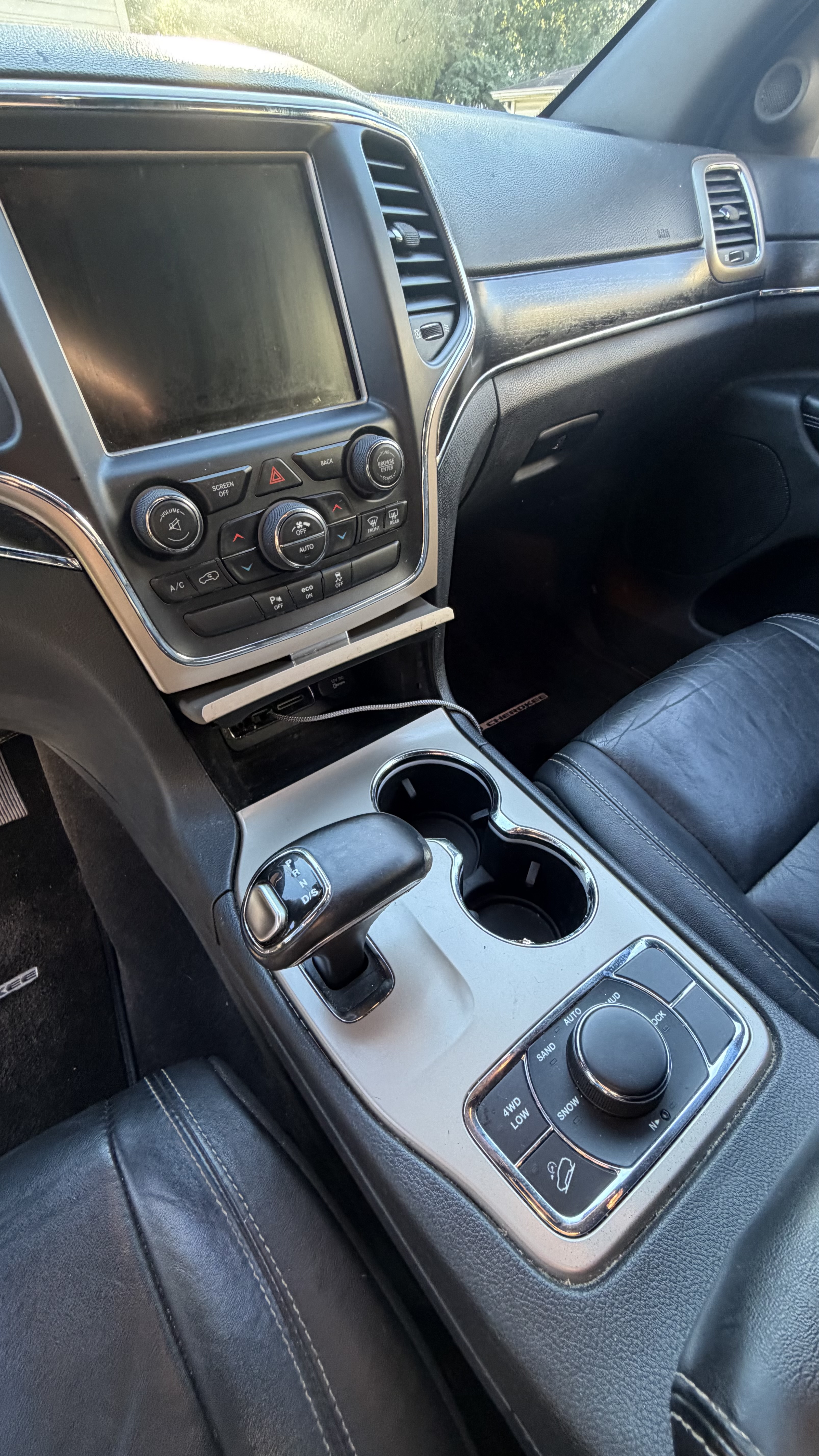 Used 2014 Jeep Grand Cherokee Limited AWD/4WD image 12