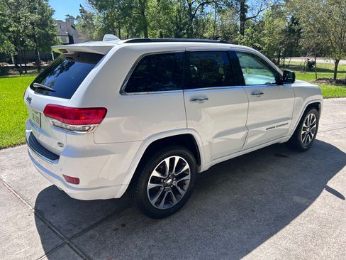 Used 2017 Jeep Grand Cherokee Overland image 8
