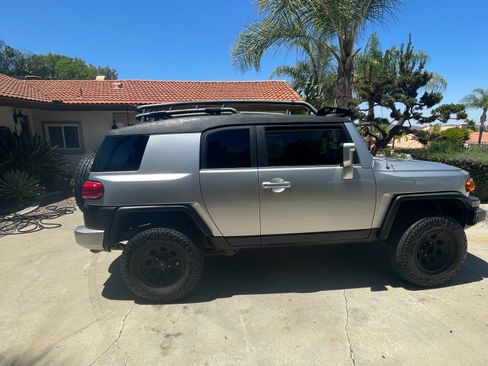Used 2008 Toyota FJ Cruiser 4WD image 4