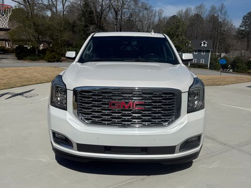 Used 2019 GMC Yukon XL Denali w/ Denali Ultimate Package image 4