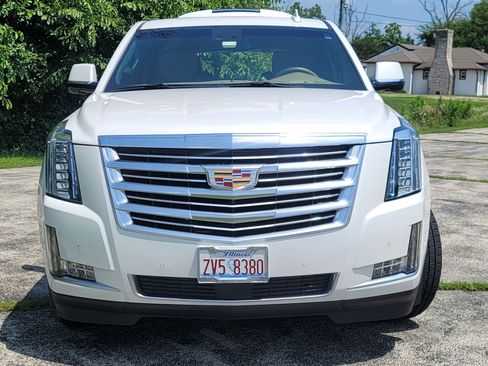 Used 2018 Cadillac Escalade Platinum image 1
