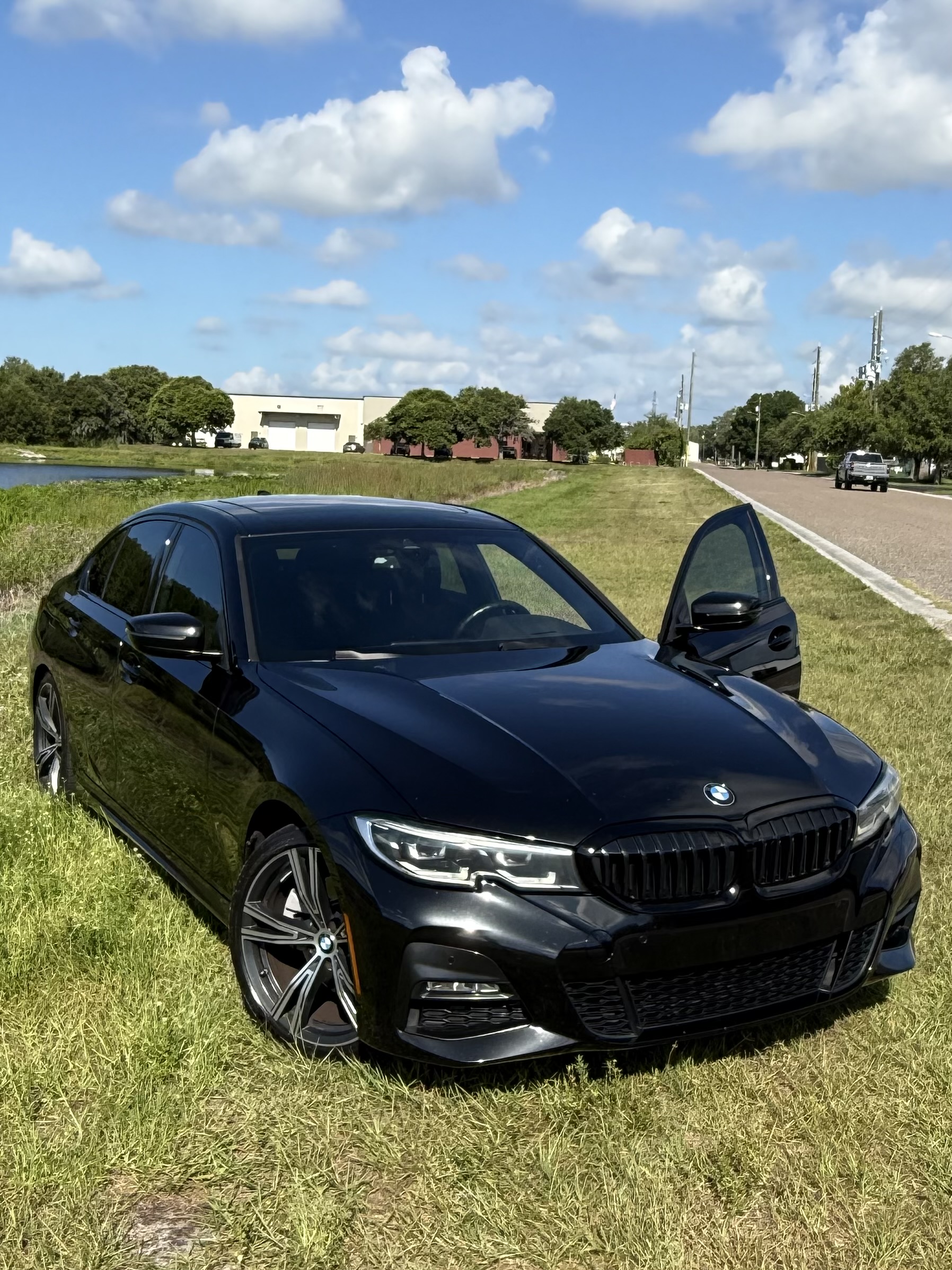 Used 2020 BMW 330i Sedan w/ M Sport Package RWD image 8