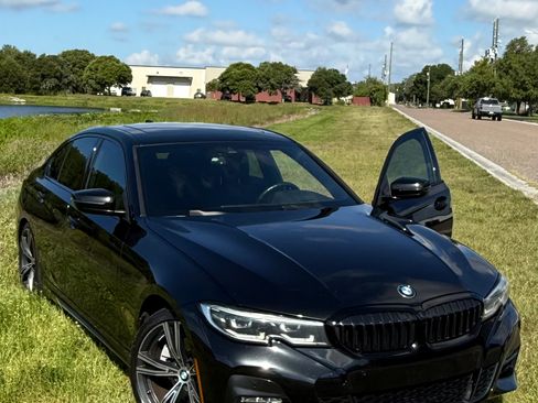 Used 2020 BMW 330i Sedan w/ M Sport Package RWD image 8