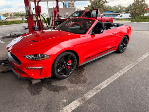 Used 2022 Ford Mustang Convertible w/ Equipment Group 101A RWD image 8