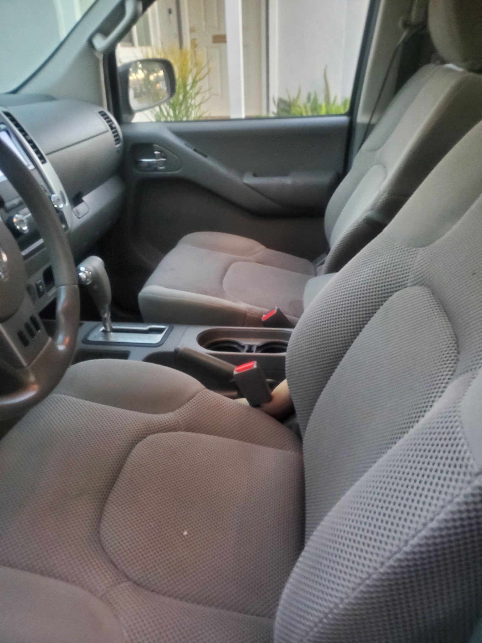 Used 2012 Nissan Frontier SV RWD image 8