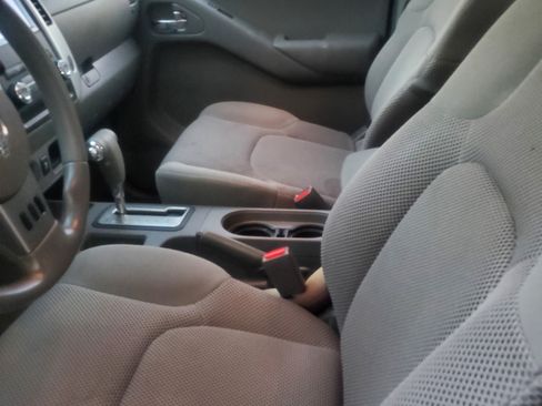 Used 2012 Nissan Frontier SV RWD image 8
