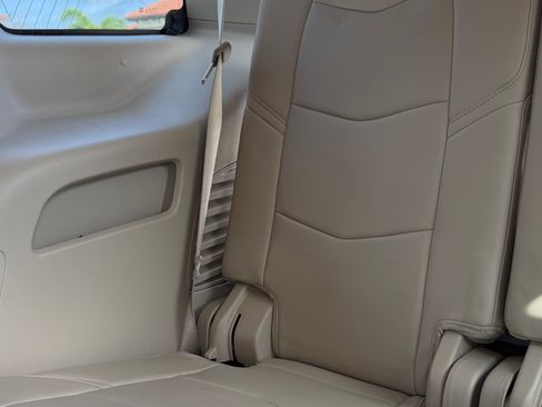 Used 2019 Cadillac Escalade Luxury image 27