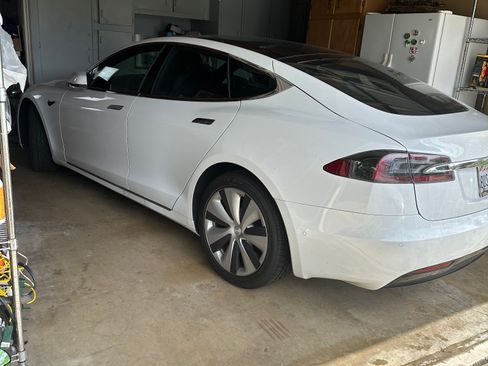 Used 2021 Tesla Model S AWD image 2