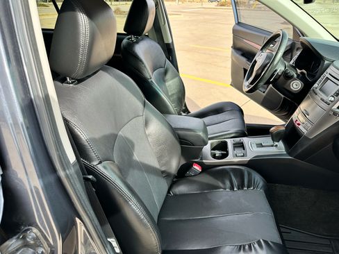 Used 2014 Subaru Outback 2.5i Limited w/ Moonroof Package image 10