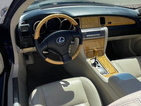 Used 2004 Lexus SC 430 Convertible image 15