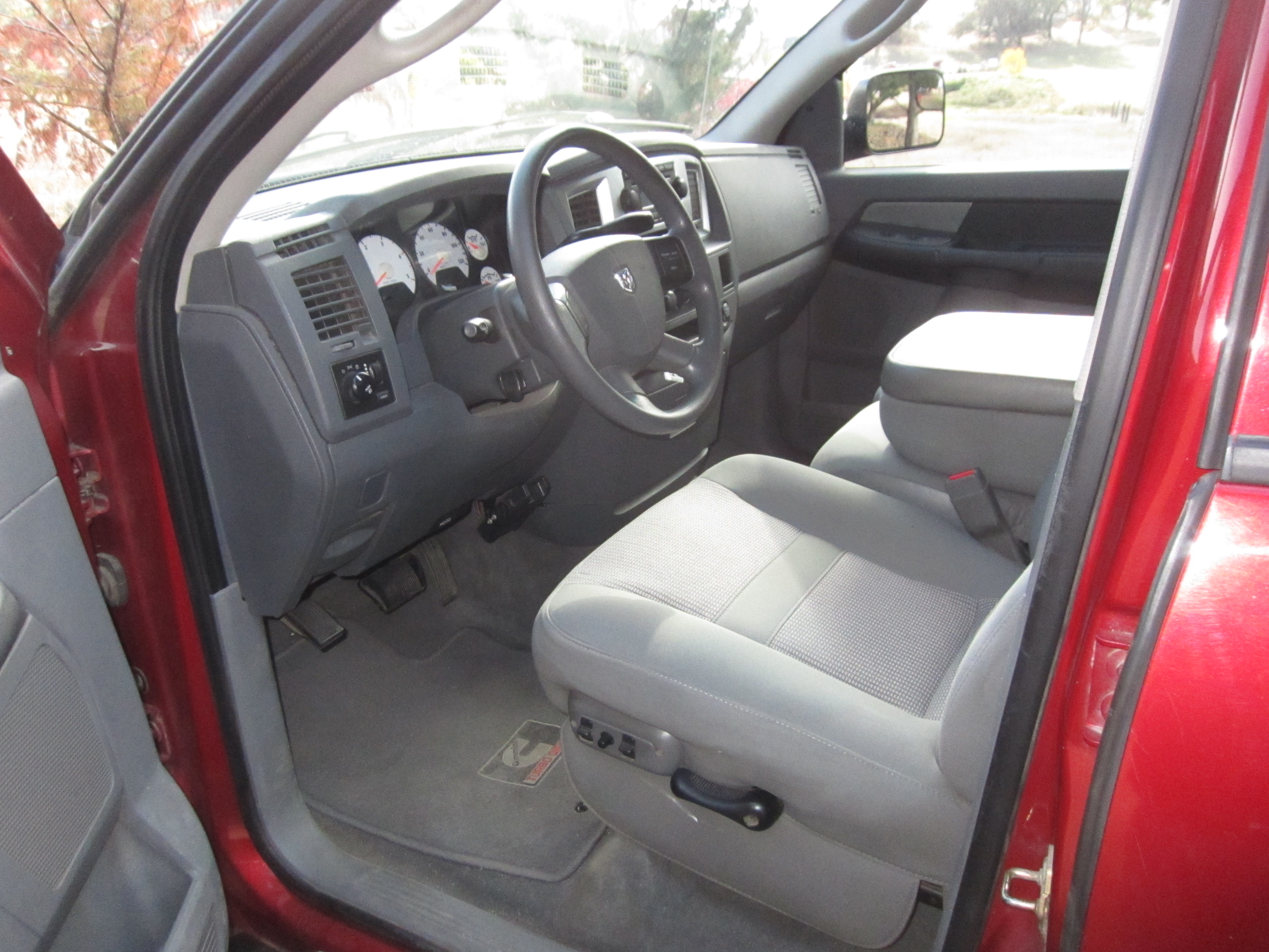 Used 2007 Dodge Ram 2500 Truck SLT AWD/4WD image 2
