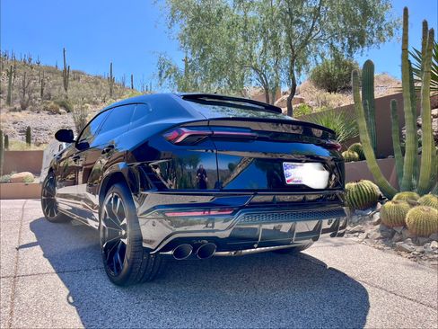 Used 2024 Lamborghini Urus S AWD/4WD image 13