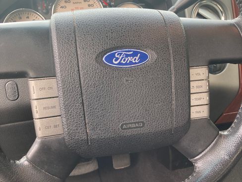 Used 2005 Ford F150 Lariat image 13
