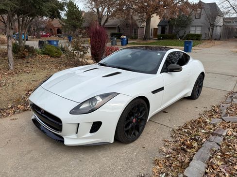Used 2015 Jaguar F-TYPE Coupe image 4