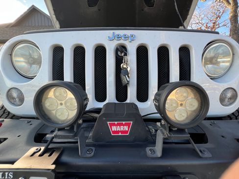 Used 2016 Jeep Wrangler Unlimited Rubicon image 13